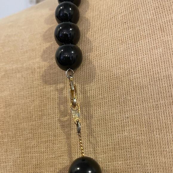 Vintage Black and Gold Beaded Necklace - Picture 3 of 5